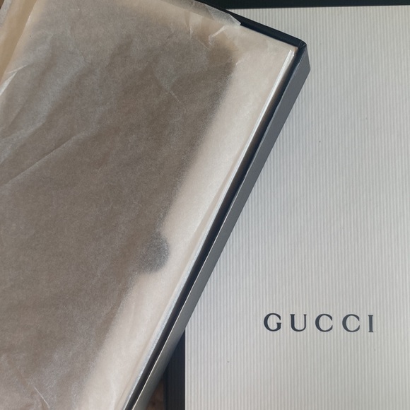 (CFL) Authentic Gucci iPhone 7/8 SE iPhone Case, New in Box - Picture 10 of 10